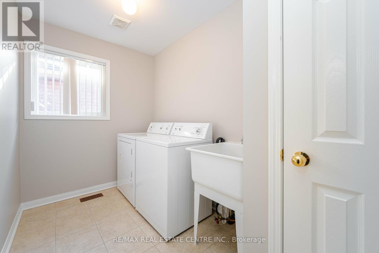 Upper - 15 Mendoza Drive, Brampton, Ontario  L7A 3M3 - Photo 32 - W13813042