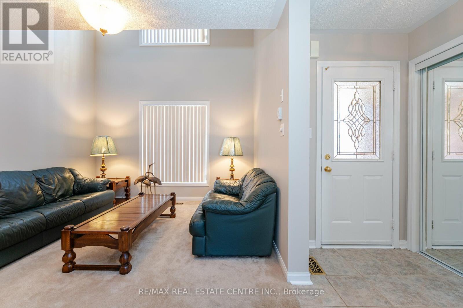 Upper - 15 Mendoza Drive, Brampton, Ontario  L7A 3M3 - Photo 5 - W13813042