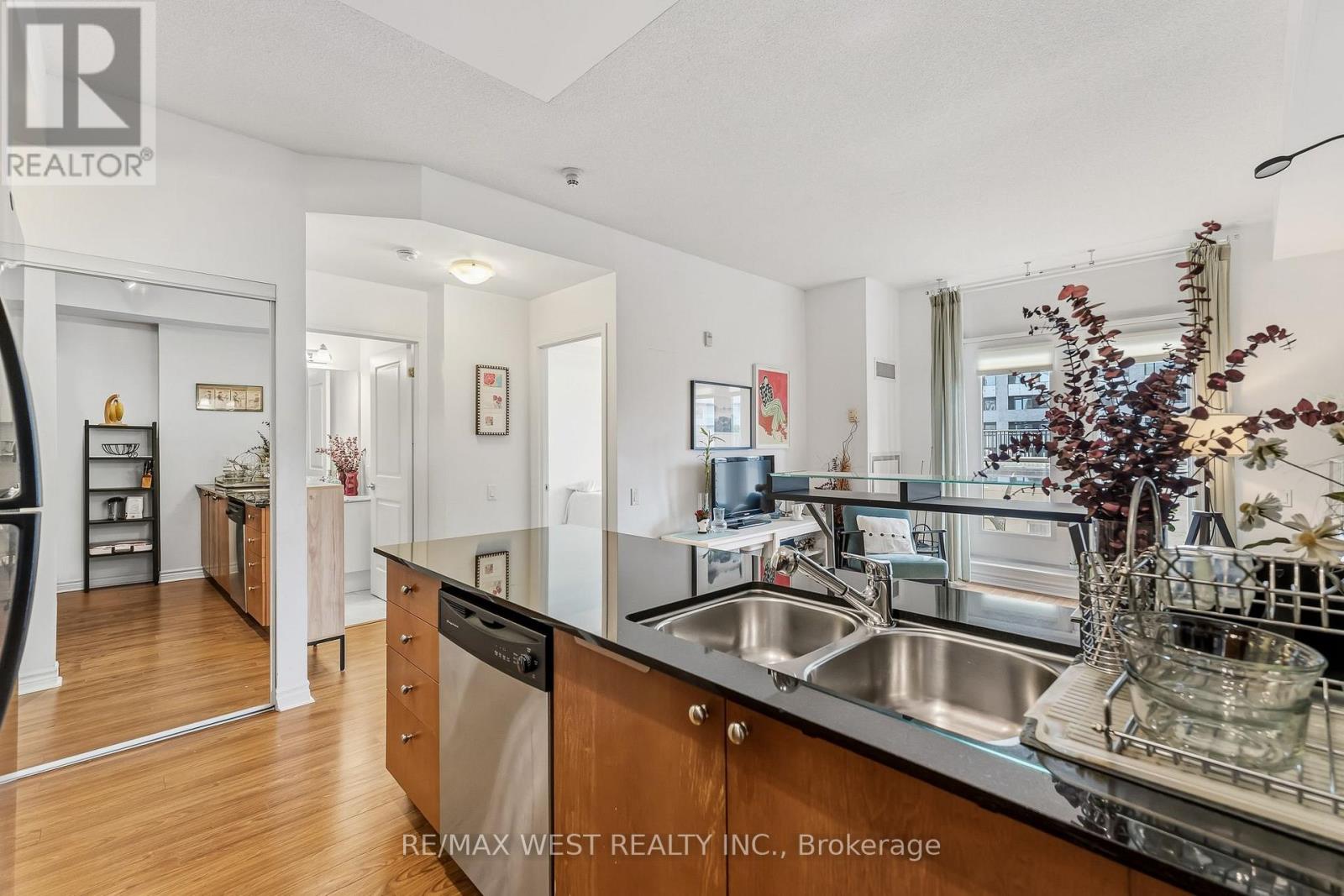 402 - 4196 Dundas Street W, Toronto, Ontario  M8X 0A3 - Photo 8 - W13813060