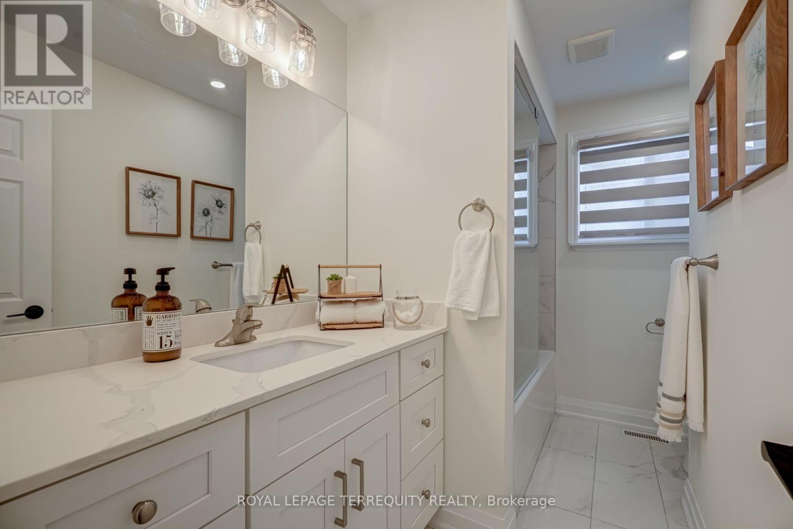 1280 Hart Crescent, Oakville, Ontario  L6H 2M5 - Photo 17 - W13813066