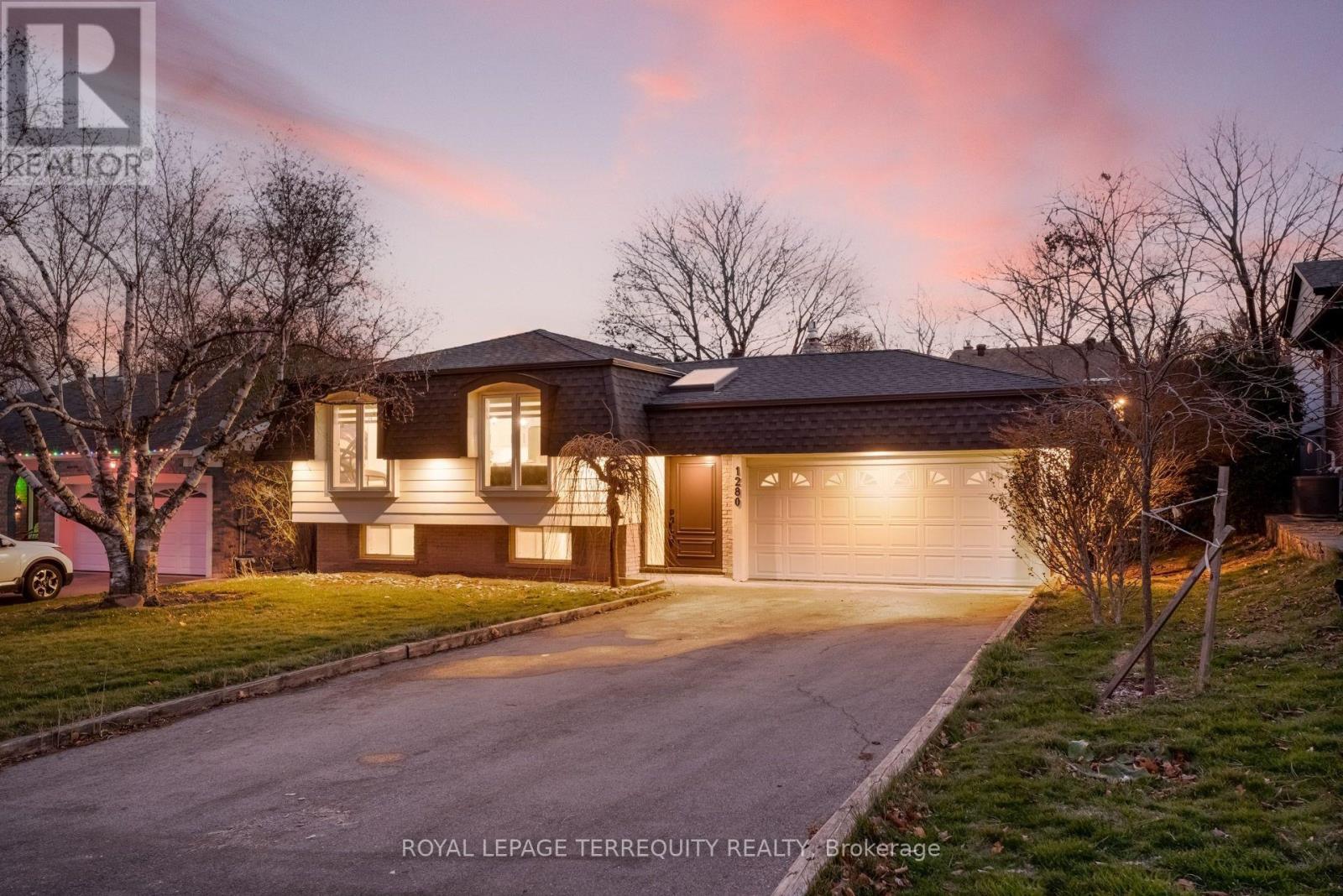 1280 Hart Crescent, Oakville, Ontario  L6H 2M5 - Photo 2 - W13813066