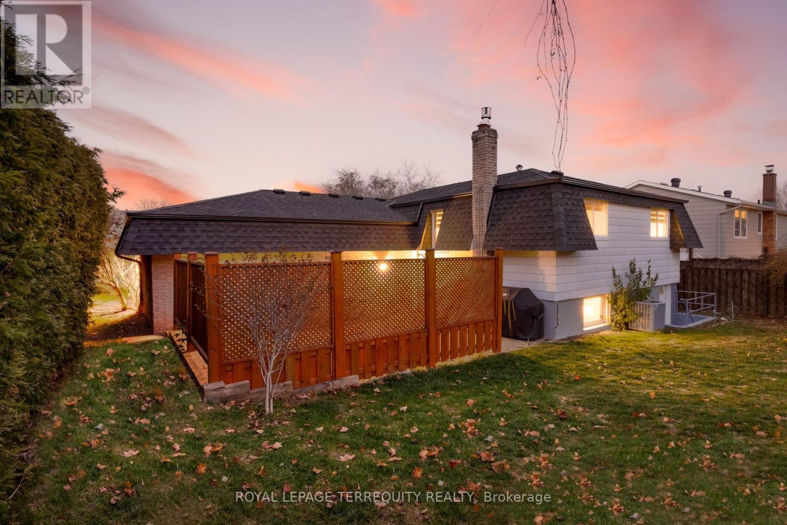 1280 Hart Crescent, Oakville, Ontario  L6H 2M5 - Photo 3 - W13813066
