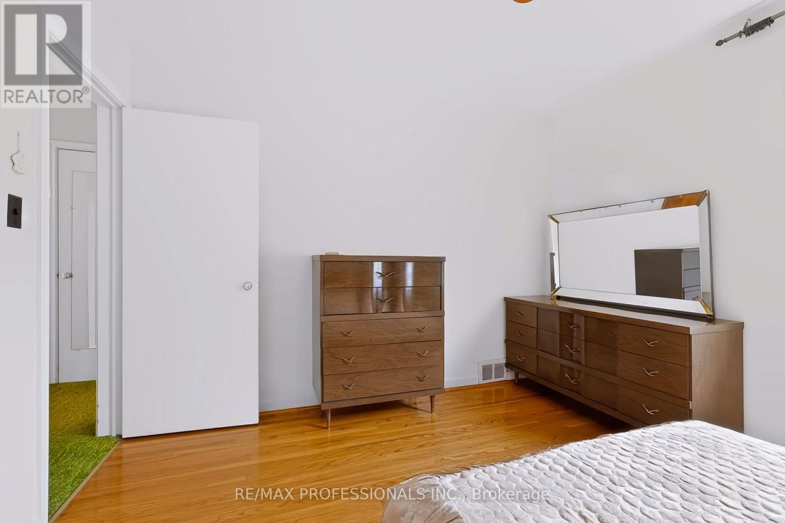 26 Nordin Avenue, Toronto, Ontario  M8Z 2B3 - Photo 29 - W13813080