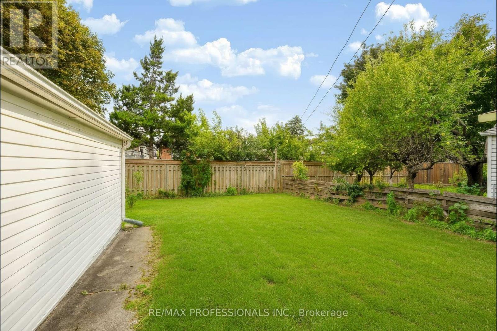 26 Nordin Avenue, Toronto, Ontario  M8Z 2B3 - Photo 39 - W13813080