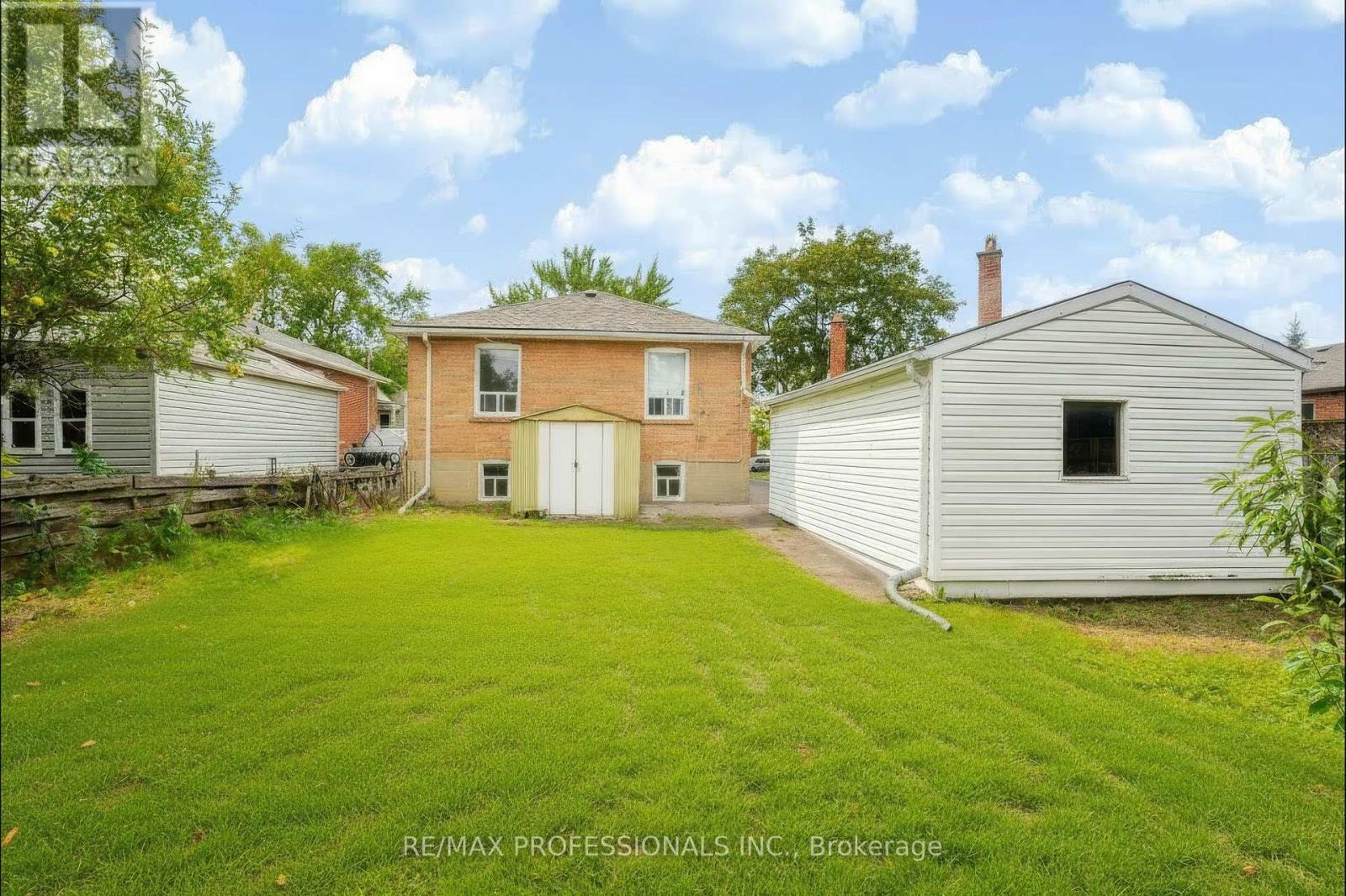 26 Nordin Avenue, Toronto, Ontario  M8Z 2B3 - Photo 40 - W13813080