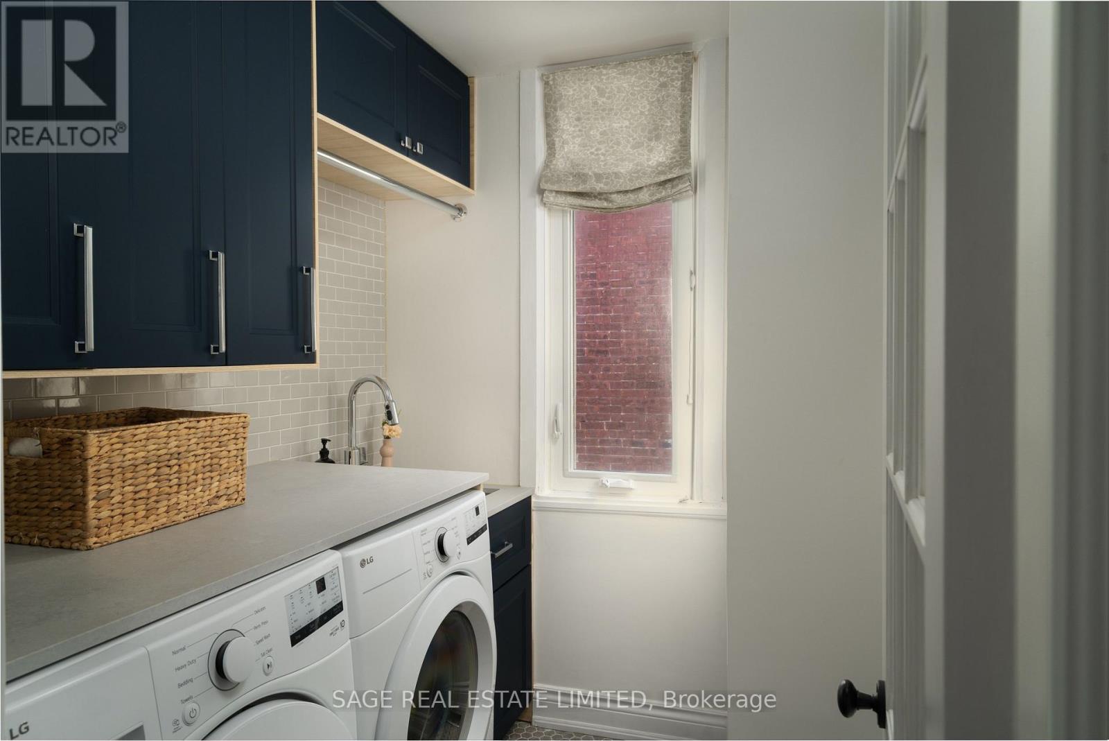 27 Callender Street, Toronto, Ontario  M6R 2H2 - Photo 20 - W13813086