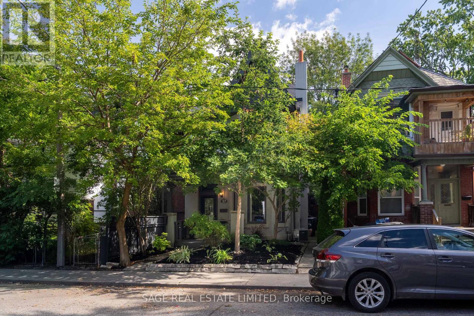 27 Callender Street, Toronto, Ontario  M6R 2H2 - Photo 30 - W13813086