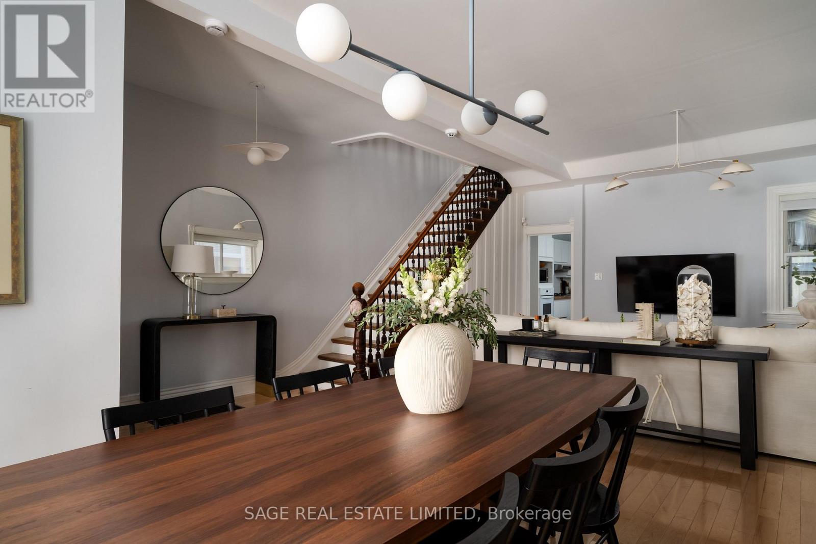 27 Callender Street, Toronto, Ontario  M6R 2H2 - Photo 6 - W13813086