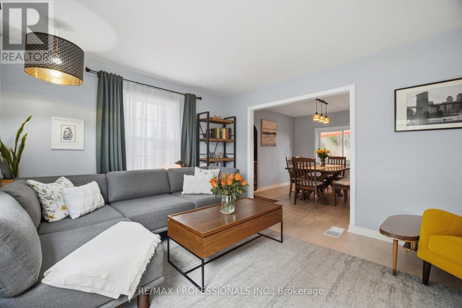 8 Smith Crescent, Toronto, Ontario  M8Z 3X5 - Photo 12 - W13813142