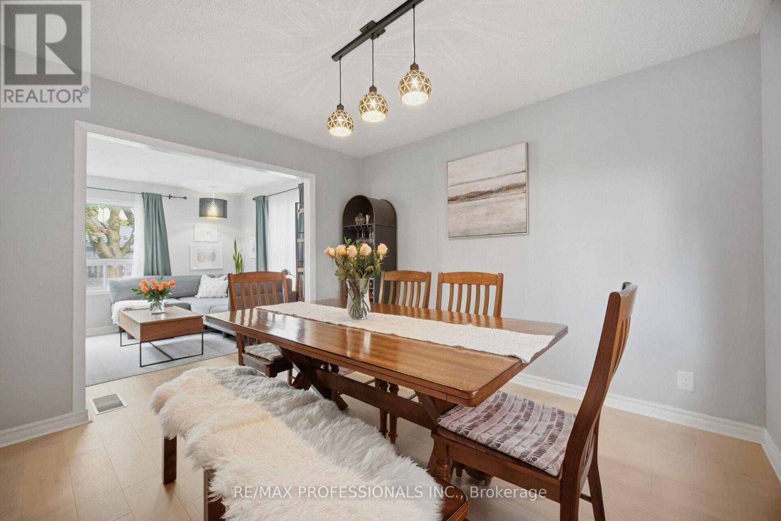 8 Smith Crescent, Toronto, Ontario  M8Z 3X5 - Photo 15 - W13813142