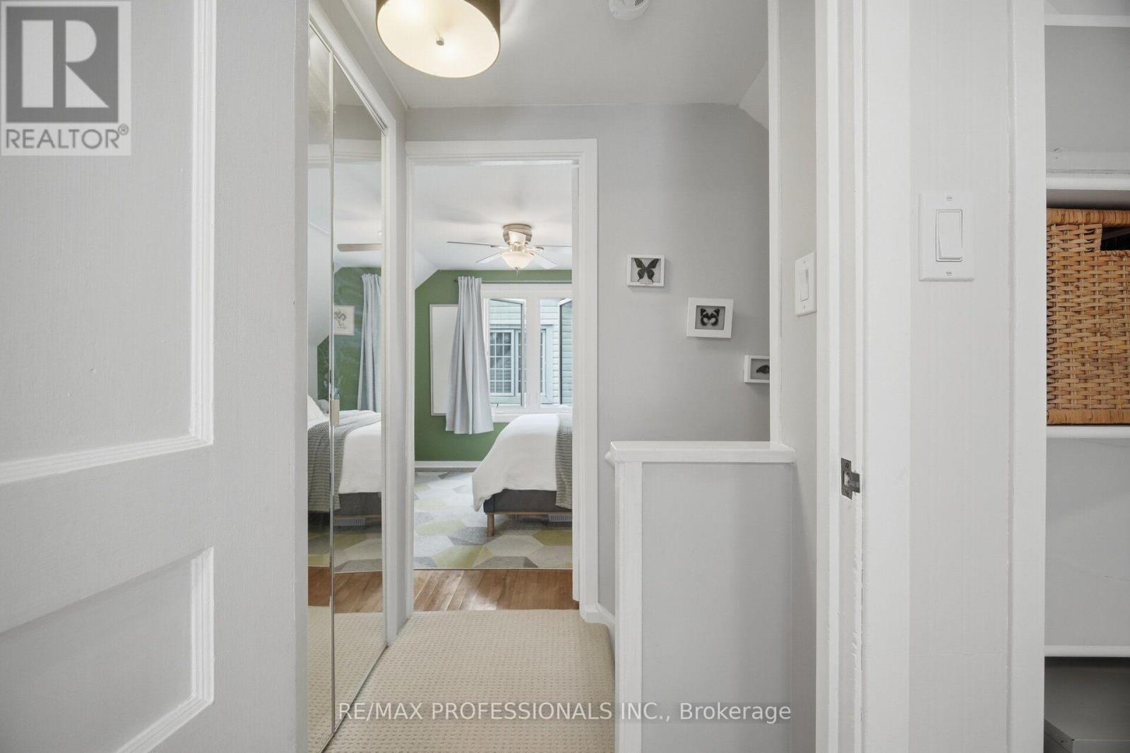 8 Smith Crescent, Toronto, Ontario  M8Z 3X5 - Photo 18 - W13813142