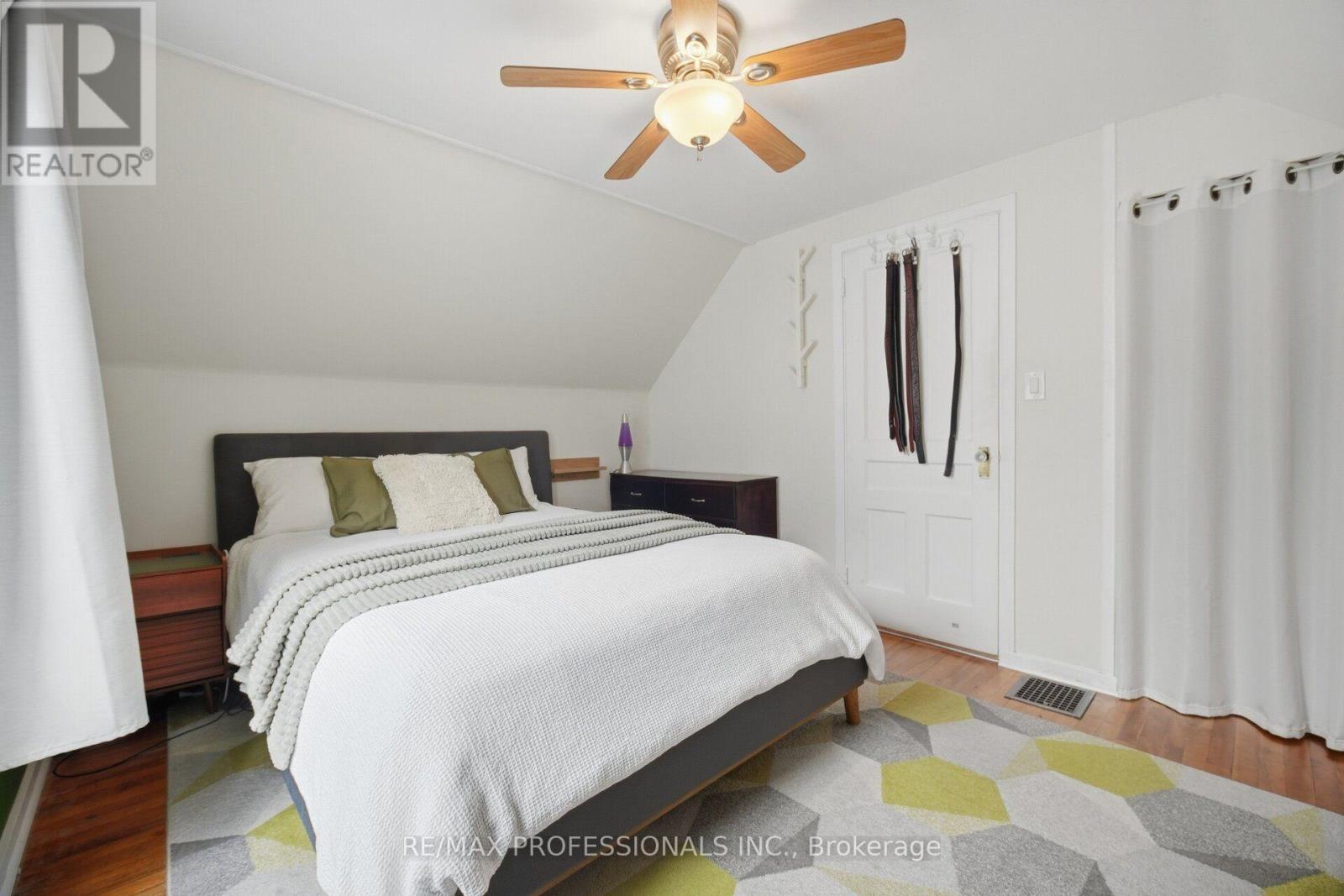 8 Smith Crescent, Toronto, Ontario  M8Z 3X5 - Photo 20 - W13813142