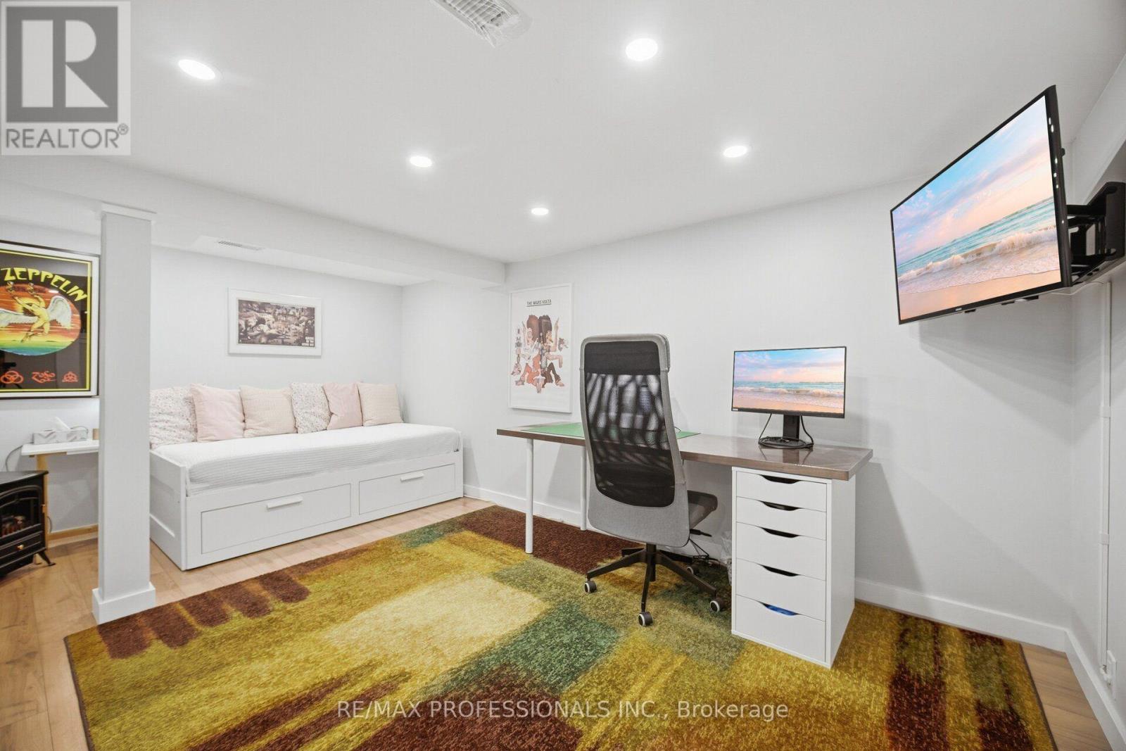 8 Smith Crescent, Toronto, Ontario  M8Z 3X5 - Photo 26 - W13813142