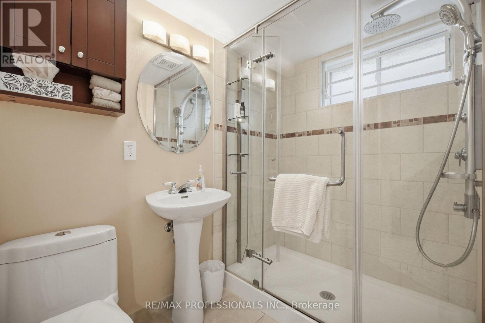 8 Smith Crescent, Toronto, Ontario  M8Z 3X5 - Photo 30 - W13813142