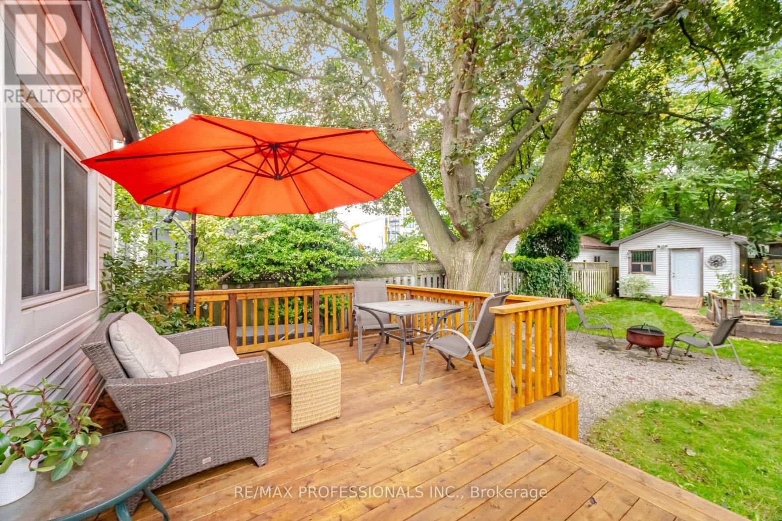 8 Smith Crescent, Toronto, Ontario  M8Z 3X5 - Photo 33 - W13813142
