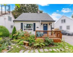 8 SMITH CRESCENT, Toronto, Ontario