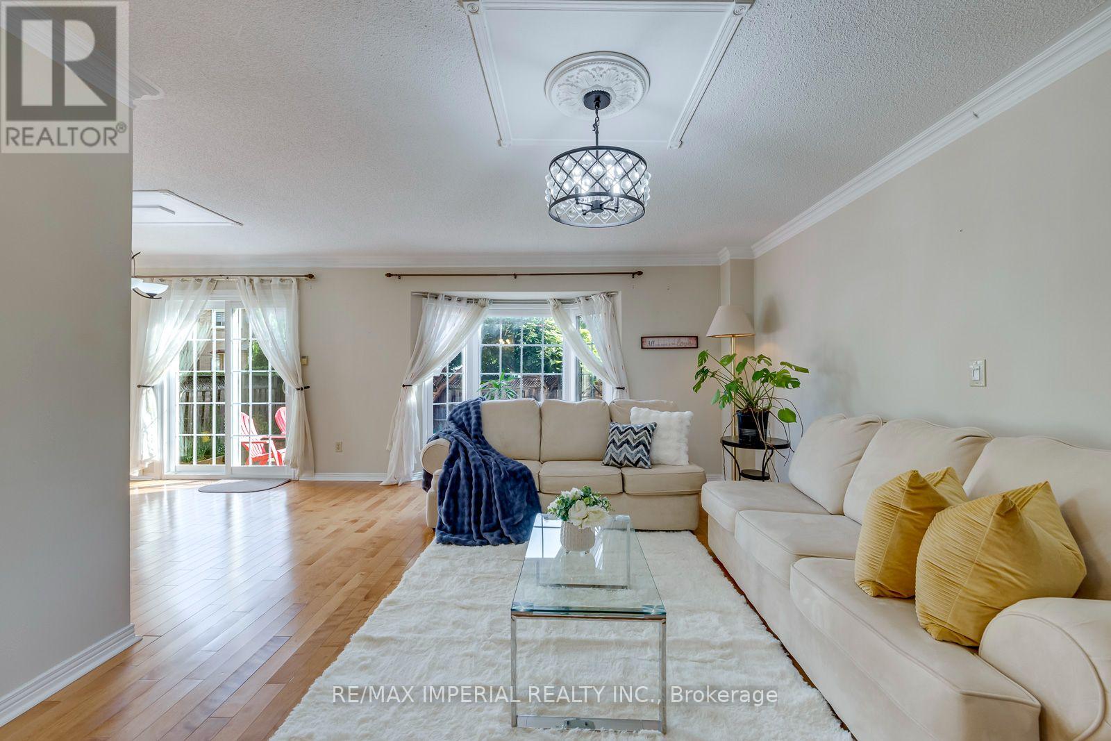 301 Kingsbridge Garden Circle, Mississauga, Ontario  L5R 1L2 - Photo 11 - W13813162