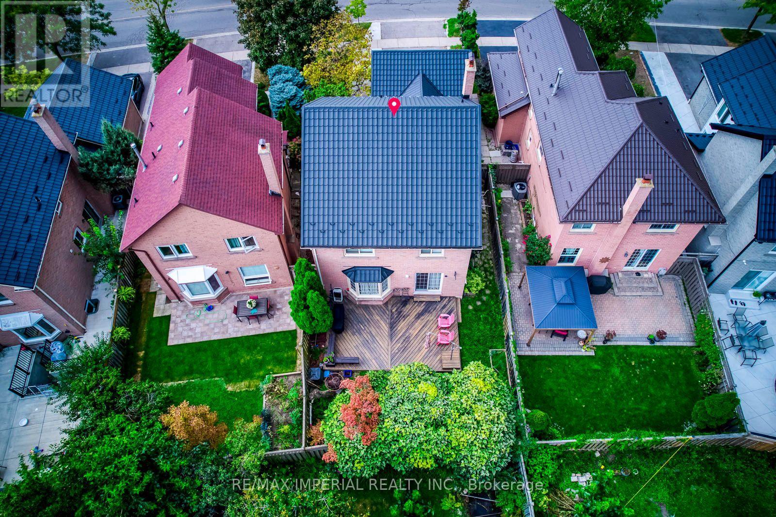 301 Kingsbridge Garden Circle, Mississauga, Ontario  L5R 1L2 - Photo 4 - W13813162