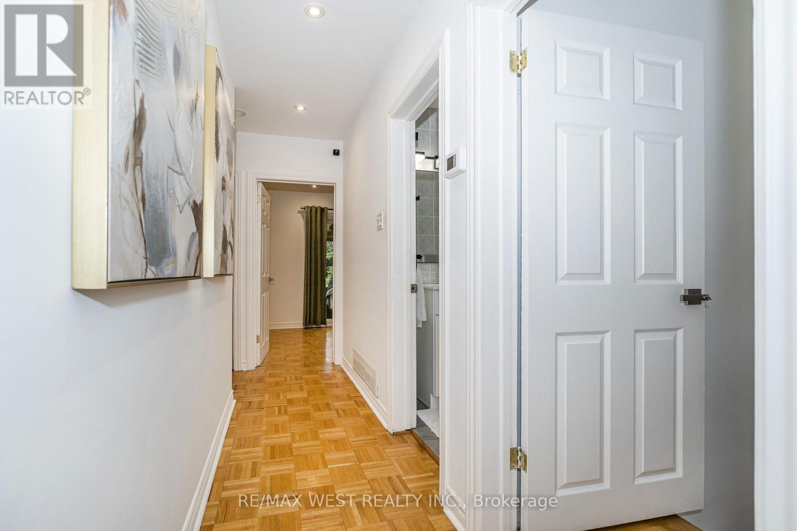 32 Pine Avenue N, Mississauga, Ontario  L5H 2P8 - Photo 13 - W13813252