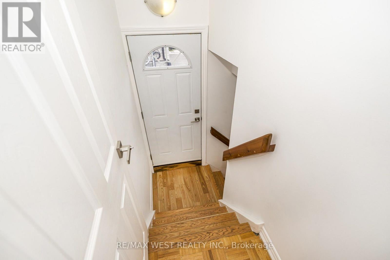 32 Pine Avenue N, Mississauga, Ontario  L5H 2P8 - Photo 18 - W13813252