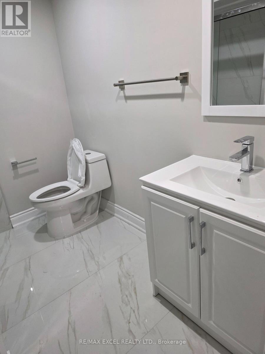 Lower Floor - 420 Winfield Terrace, Mississauga, Ontario  L5R 1P2 - Photo 2 - W13813300