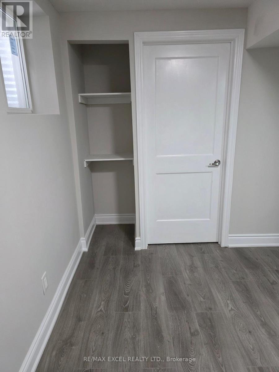 Lower Floor - 420 Winfield Terrace, Mississauga, Ontario  L5R 1P2 - Photo 8 - W13813300