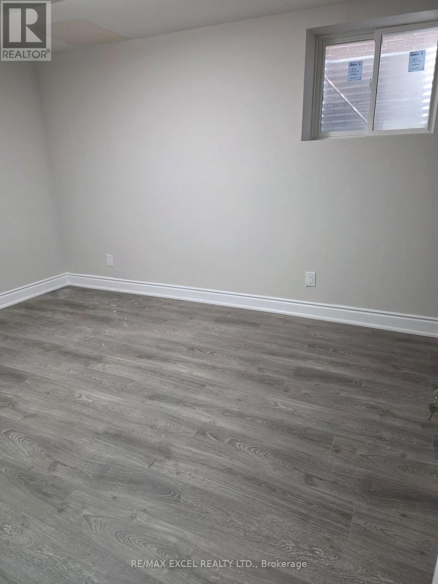 Lower Floor - 420 Winfield Terrace, Mississauga, Ontario  L5R 1P2 - Photo 9 - W13813300