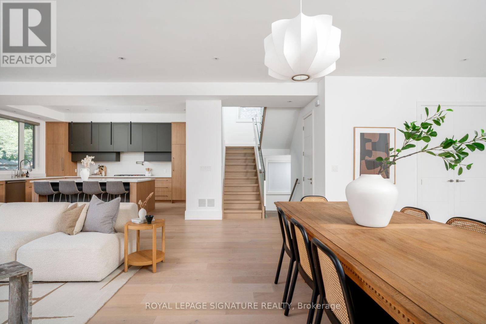34 Edgecroft Road, Toronto, Ontario  M8Z 2B6 - Photo 12 - W13813332