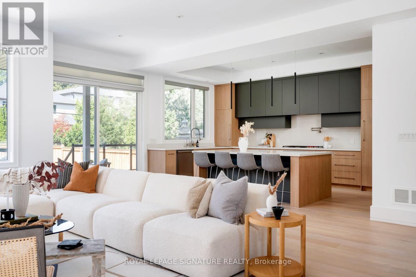 34 Edgecroft Road, Toronto, Ontario  M8Z 2B6 - Photo 13 - W13813332