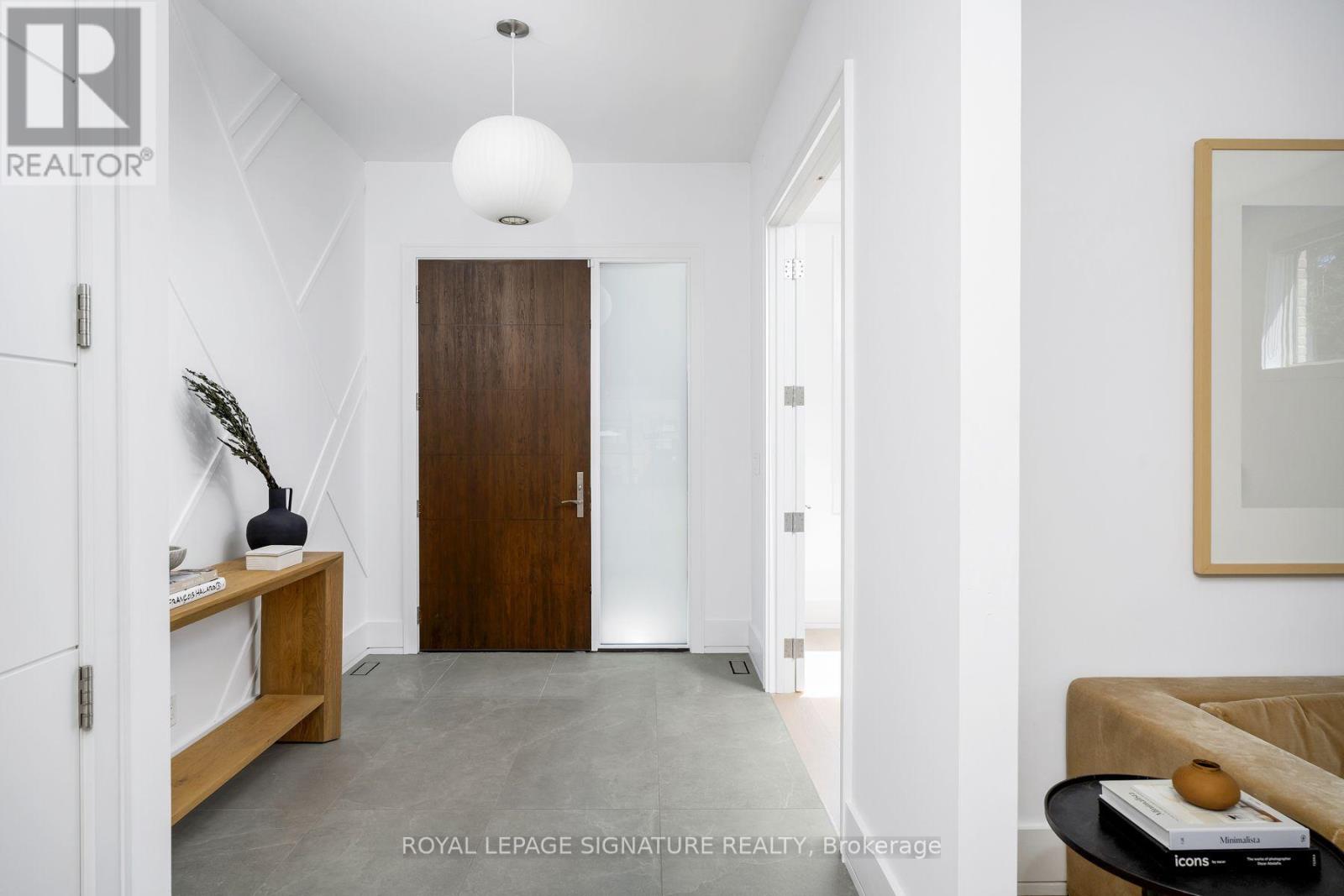 34 Edgecroft Road, Toronto, Ontario  M8Z 2B6 - Photo 3 - W13813332