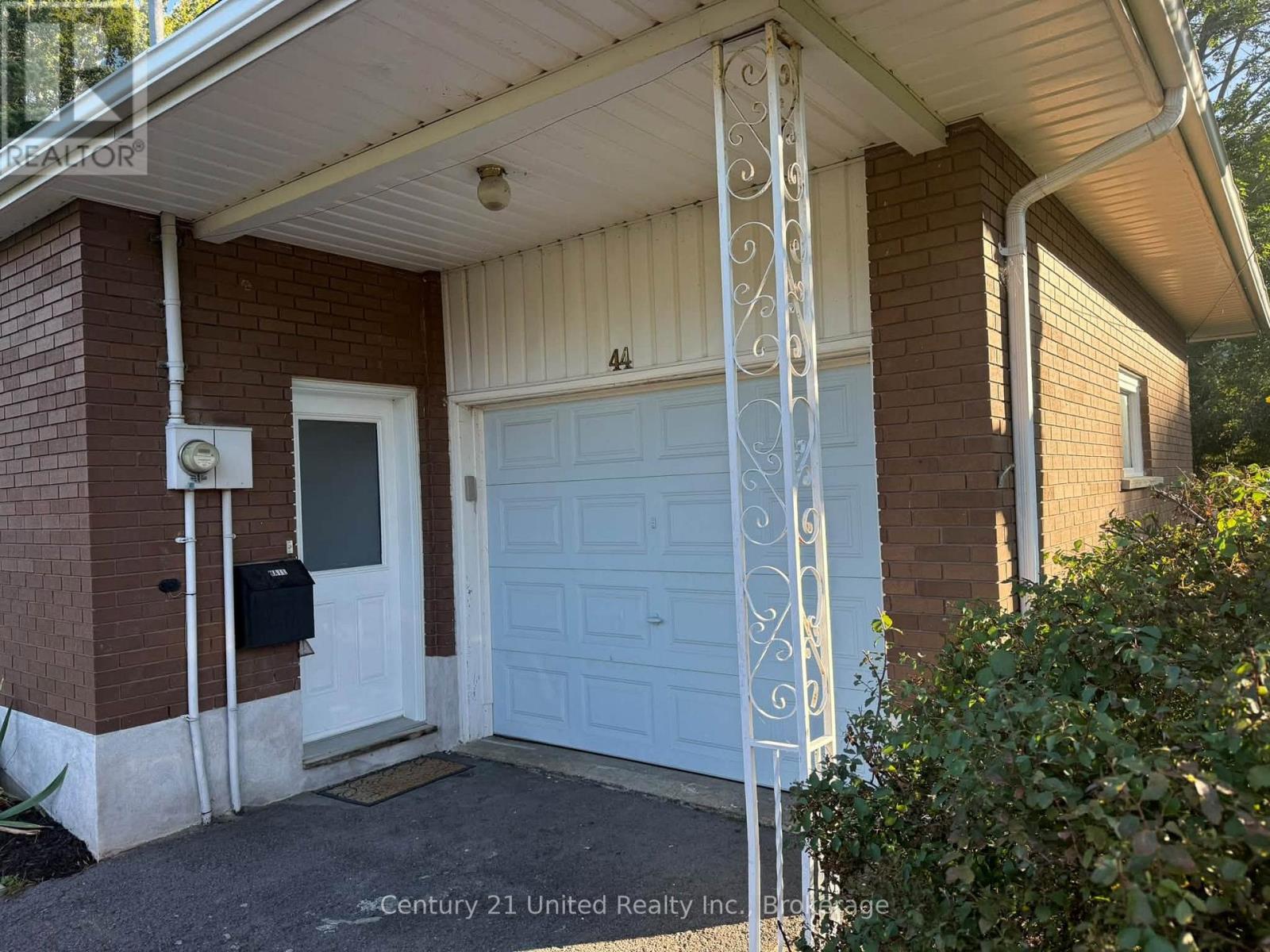 44 HAMILTON AVENUE photo 38