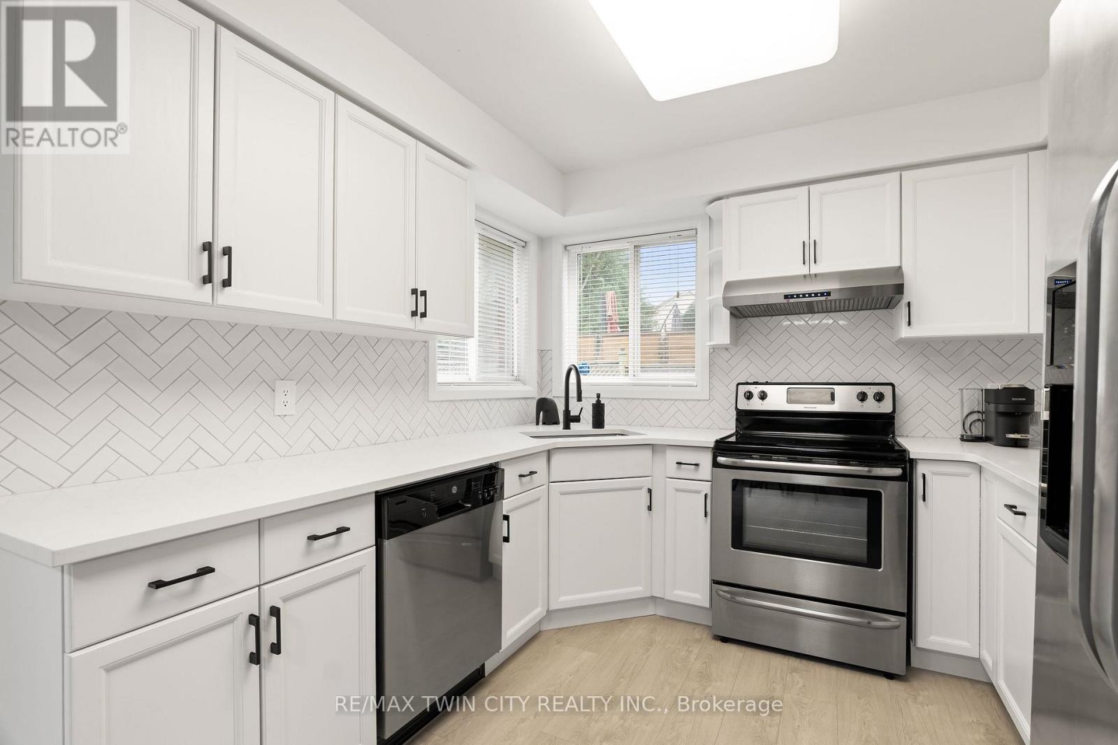 3 Greencroft Court, Kitchener, Ontario  N2N 3H6 - Photo 9 - X13812980