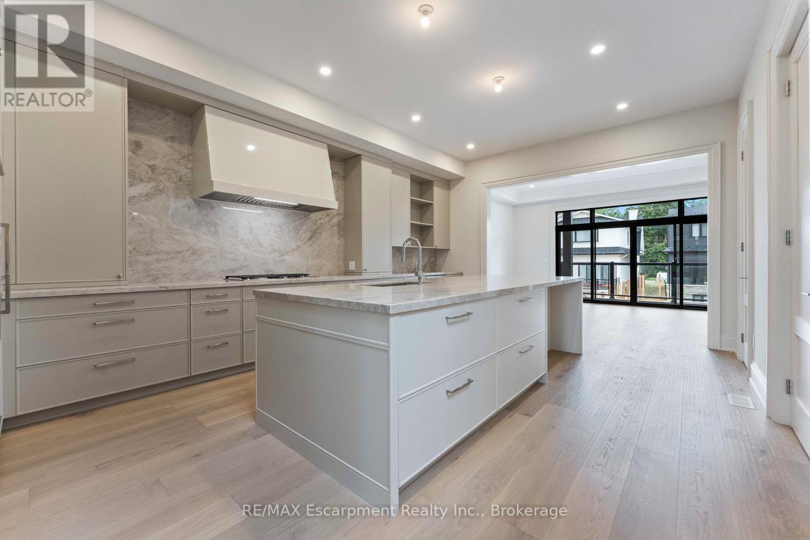 335 Helen Lawson Lane, Oakville, Ontario  L6J 0G3 - Photo 15 - W13812244