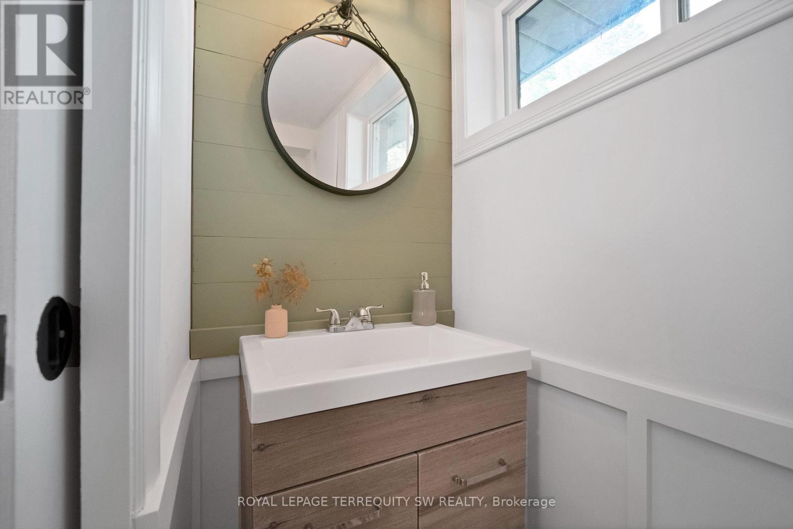 2249 WILLARD AVENUE photo 35