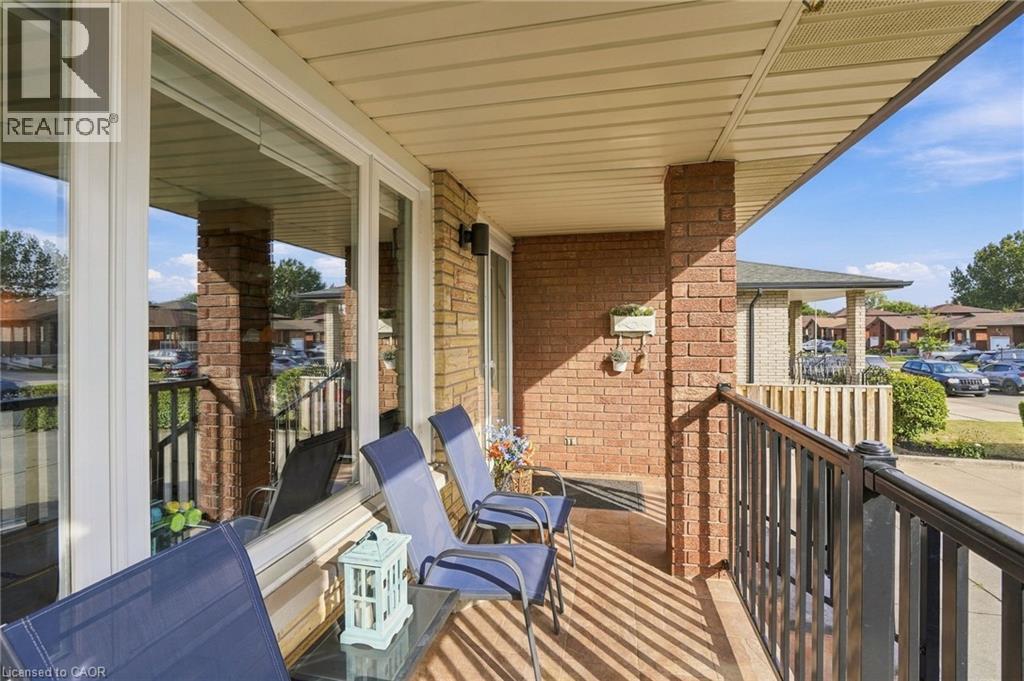 42 Lasila Court, Hamilton, Ontario  L9C 7B6 - Photo 6 - 40864763