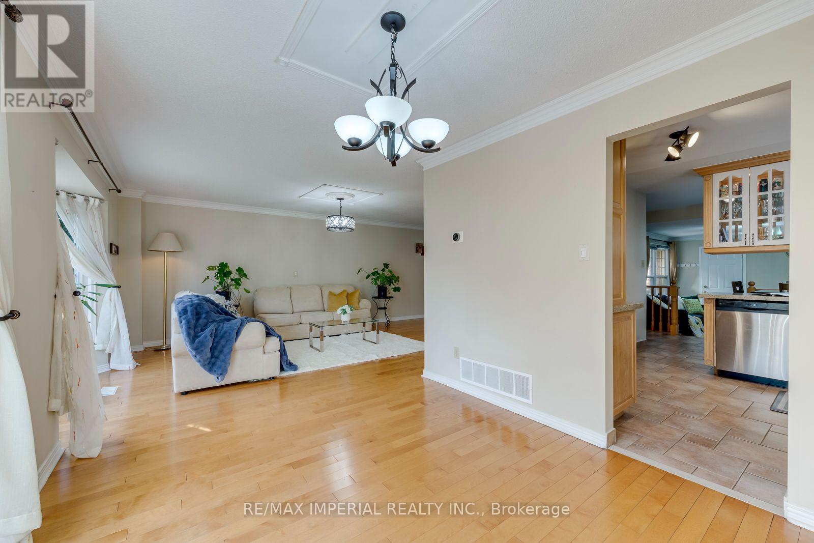 301 Kingsbridge Garden Circle, Mississauga, Ontario  L5R 1L2 - Photo 17 - W13813162