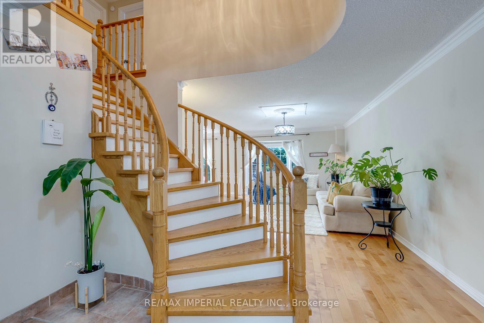 301 Kingsbridge Garden Circle, Mississauga, Ontario  L5R 1L2 - Photo 26 - W13813162