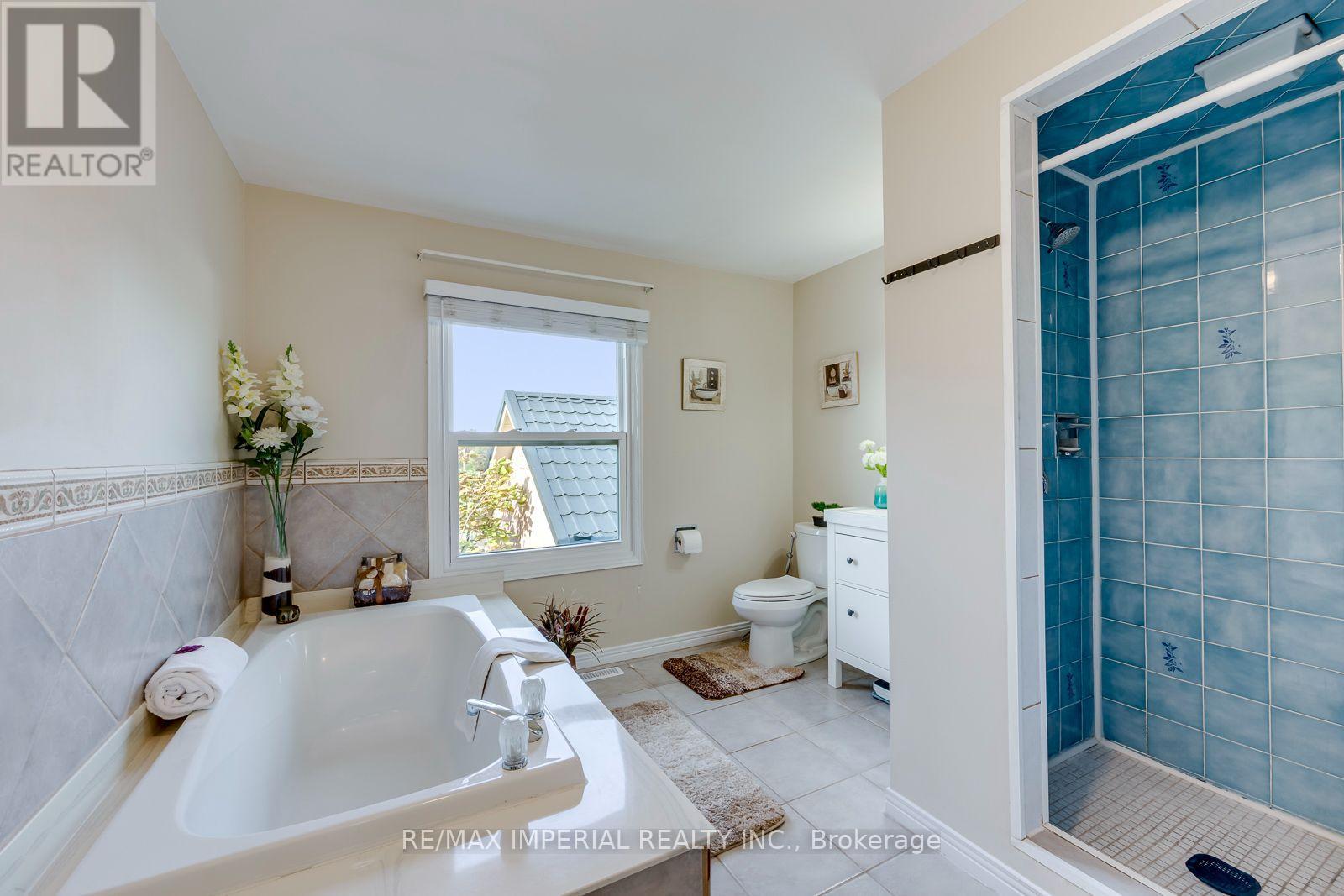 301 Kingsbridge Garden Circle, Mississauga, Ontario  L5R 1L2 - Photo 32 - W13813162