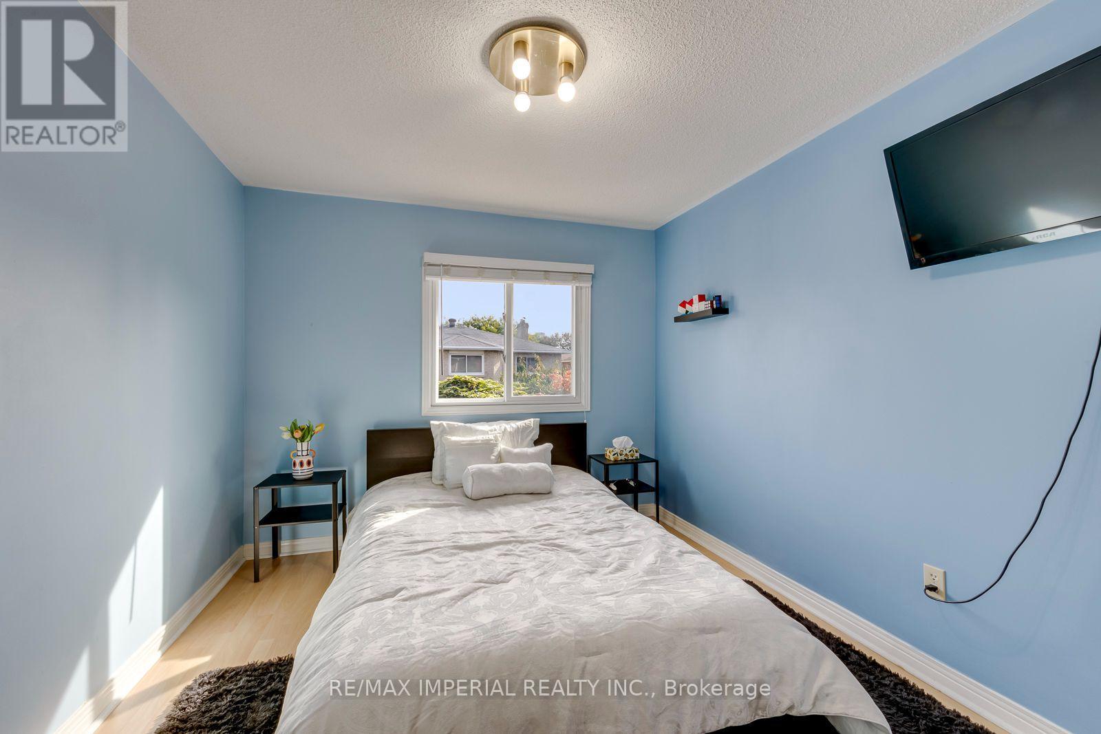 301 Kingsbridge Garden Circle, Mississauga, Ontario  L5R 1L2 - Photo 36 - W13813162