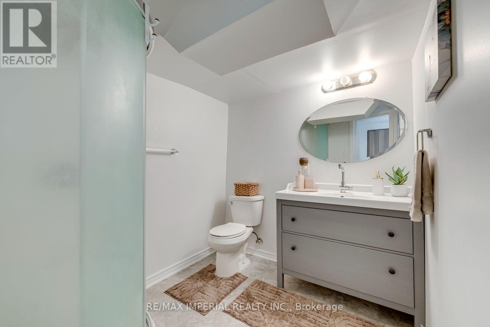 301 Kingsbridge Garden Circle, Mississauga, Ontario  L5R 1L2 - Photo 44 - W13813162