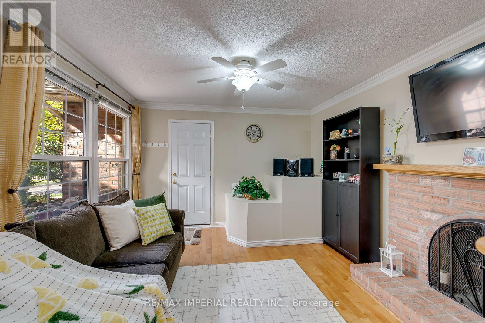 301 Kingsbridge Garden Circle, Mississauga, Ontario  L5R 1L2 - Photo 23 - W13813162
