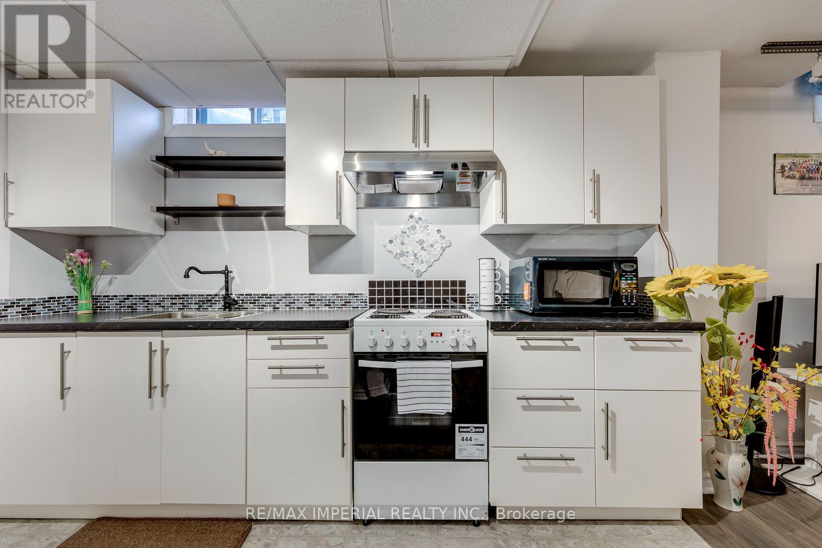 301 Kingsbridge Garden Circle, Mississauga, Ontario  L5R 1L2 - Photo 41 - W13813162