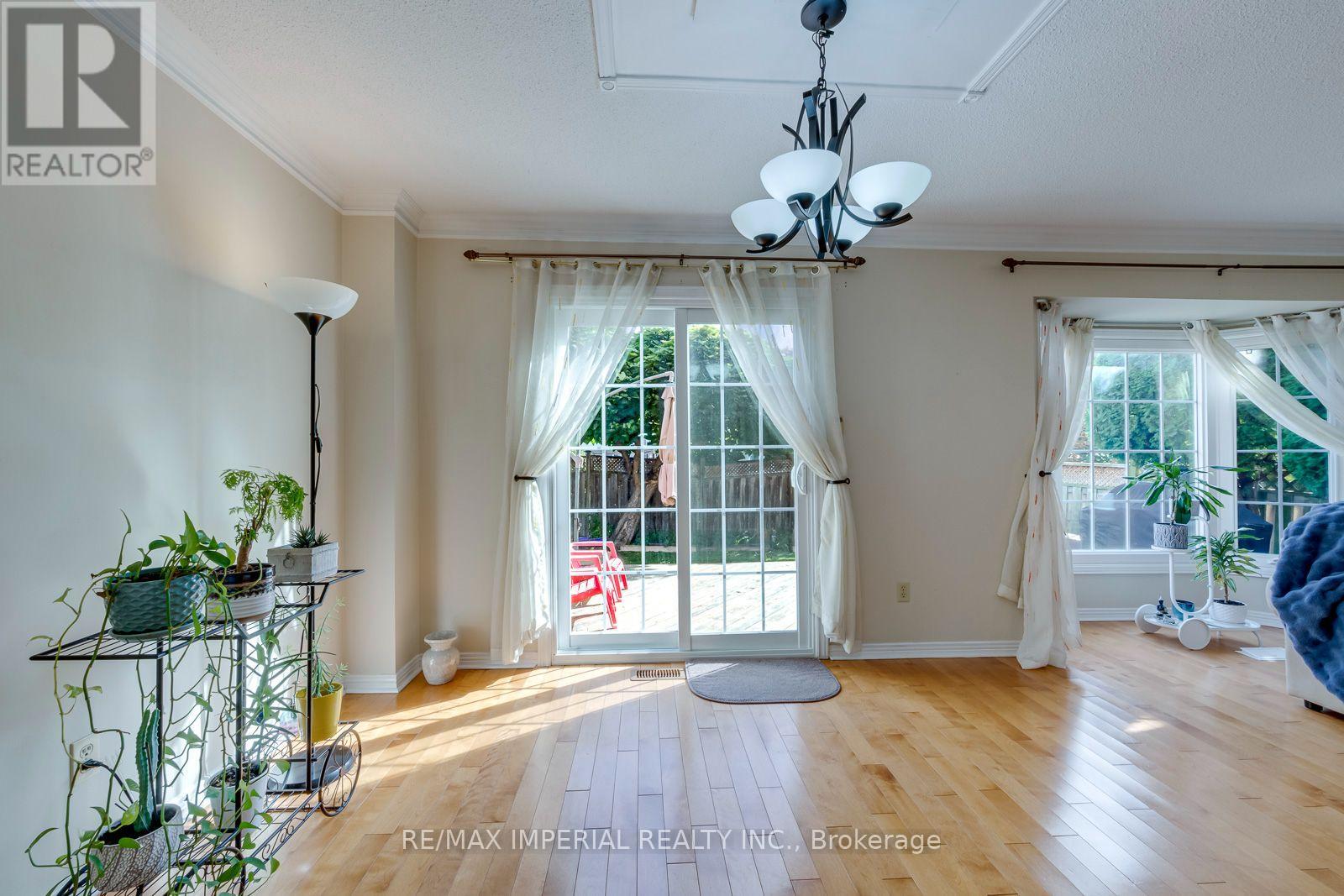 301 Kingsbridge Garden Circle, Mississauga, Ontario  L5R 1L2 - Photo 16 - W13813162