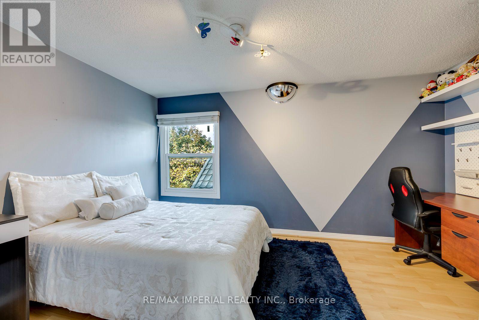 301 Kingsbridge Garden Circle, Mississauga, Ontario  L5R 1L2 - Photo 34 - W13813162