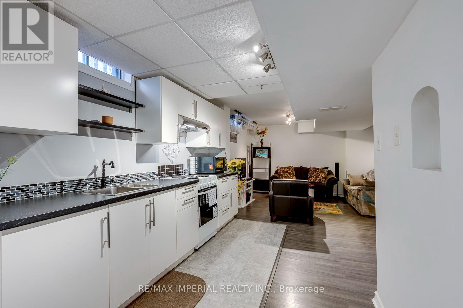 301 Kingsbridge Garden Circle, Mississauga, Ontario  L5R 1L2 - Photo 42 - W13813162