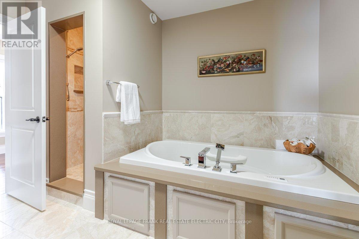 97 Crescent Street, Peterborough, Ontario K9J 2G3 - Photo 35 - X13813394