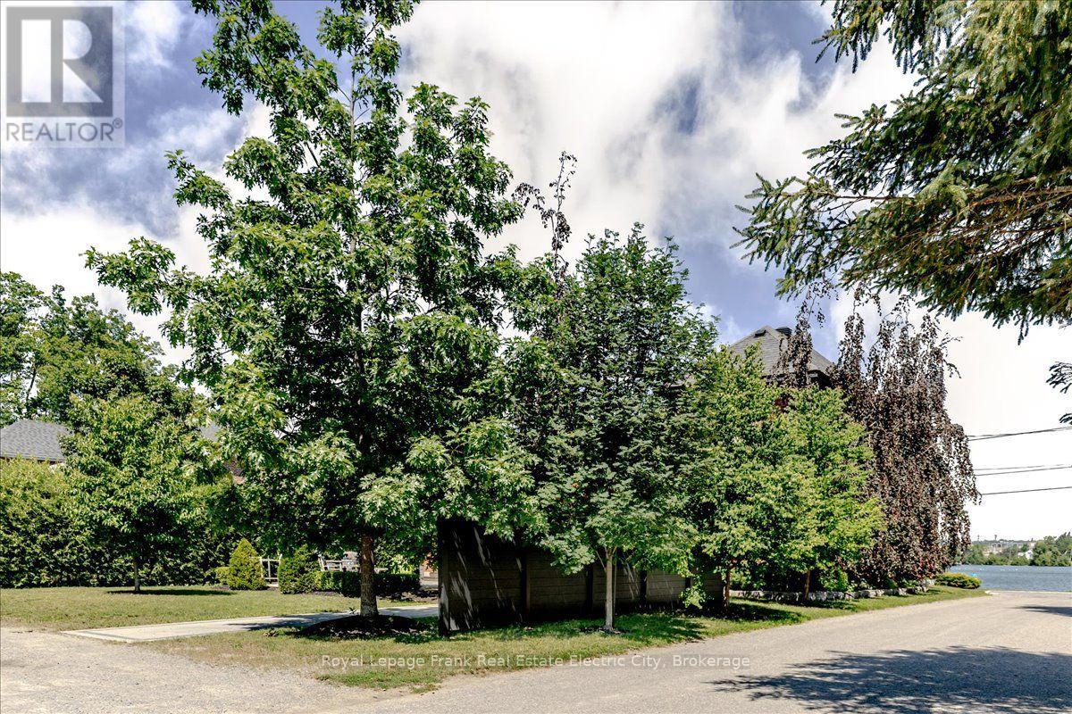 97 Crescent Street, Peterborough, Ontario K9J 2G3 - Photo 47 - X13813394