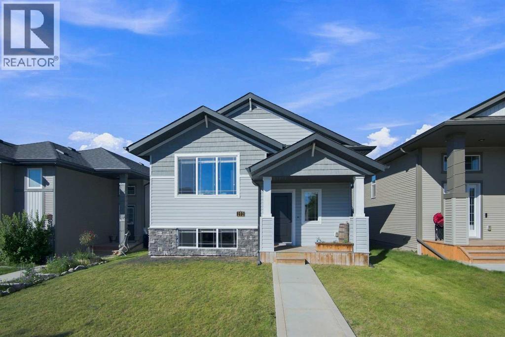 212 Thomlison Avenue photo 1