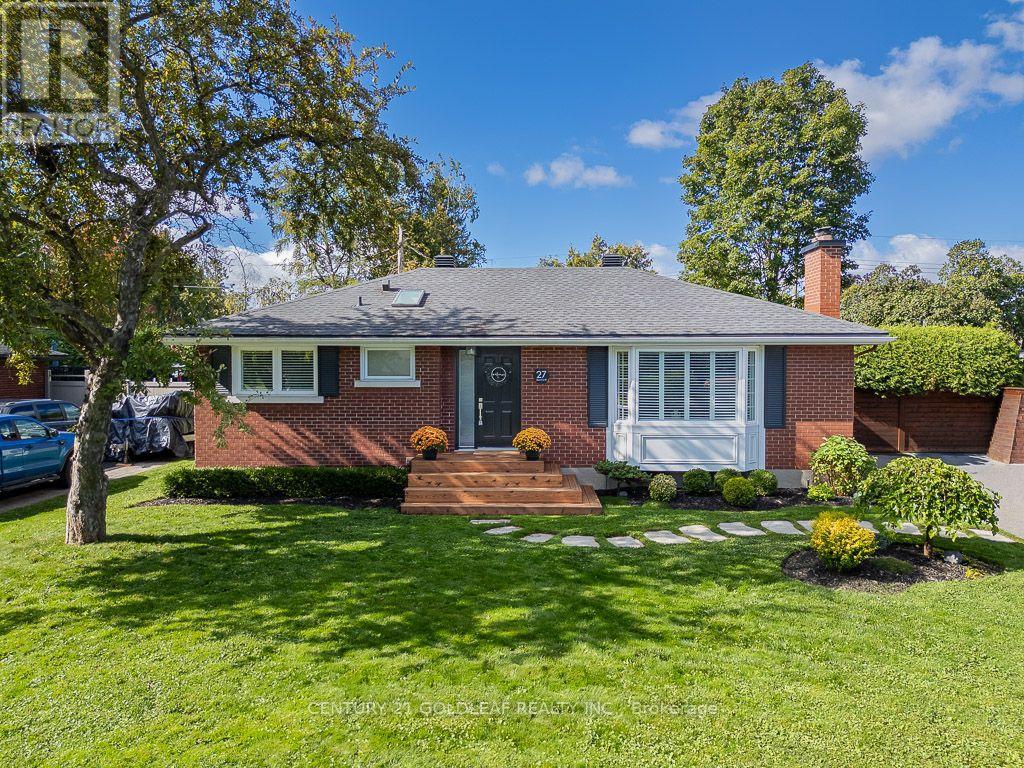 27 ROUNDHAY DRIVE, Ottawa, Ontario