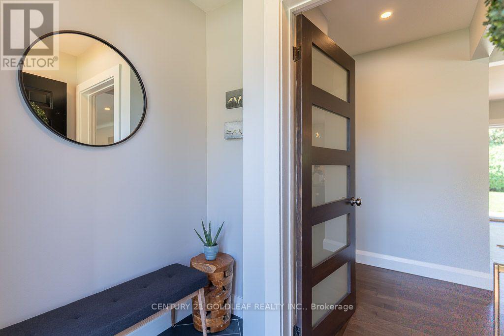 27 Roundhay Drive, Ottawa, Ontario K2G 1B6 - Photo 3 - X13813378